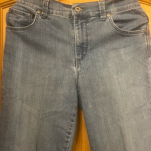 Gloria Vanderbilt jeans - Picture 4 of 5